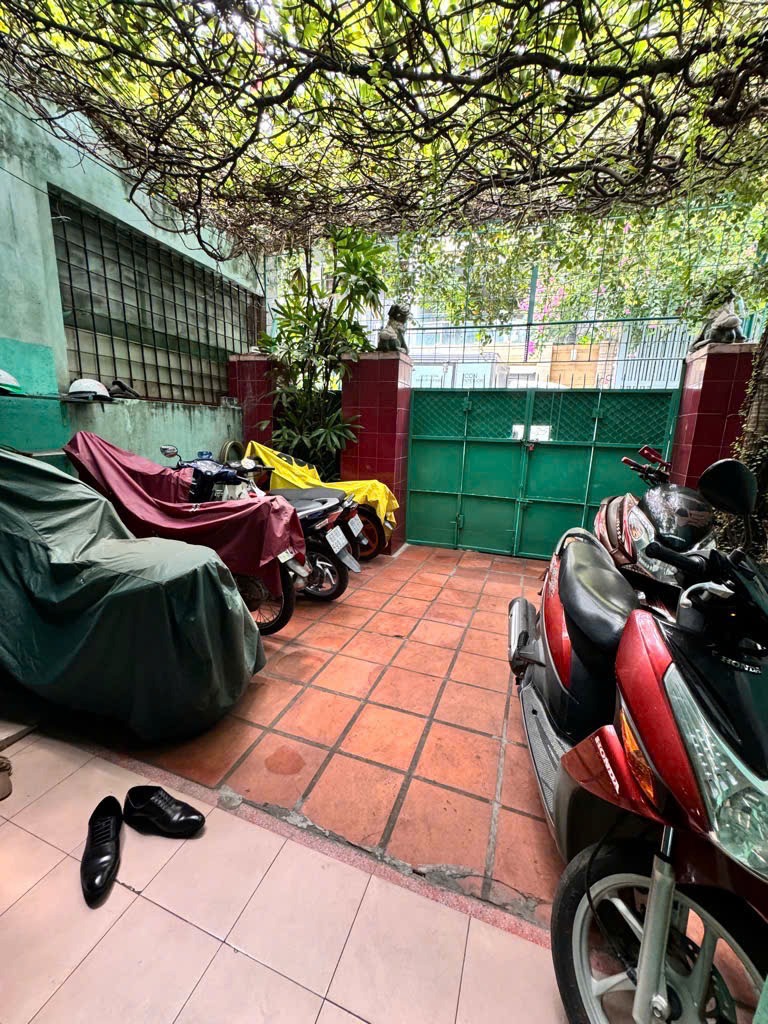 Bán nhà cấp 4 Quận 5: 5x20m, hẻm xe hơi, 22 tỷ - Vị trí VIP, tiềm năng lớn