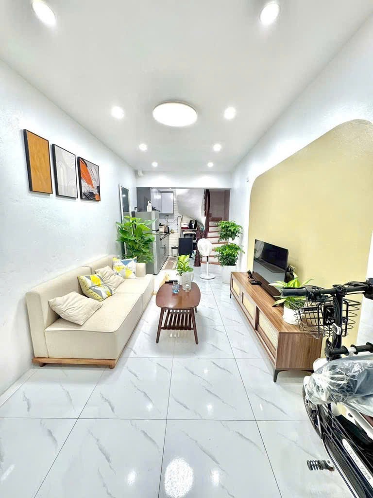 Chính Chủ Bán Nhà Khâm Thiên, Đống Đa 24m² - 5.9 Tỷ - Vị Trí Đắc Địa