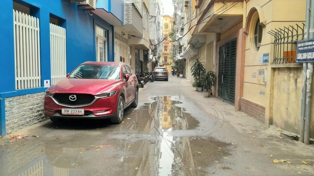 Bán nhà Cầu Giấy: Vị trí đẹp, 40m2, 8 tỷ, gần oto, ngõ thông