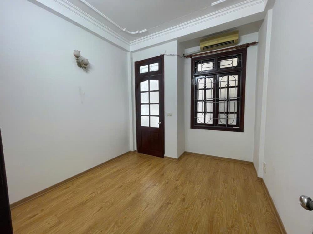 Bán nhà trần Thái Tông, 5 tầng, 35m2, giá 6 tỷ - Vị trí đẹp, dòng tiền ổn định