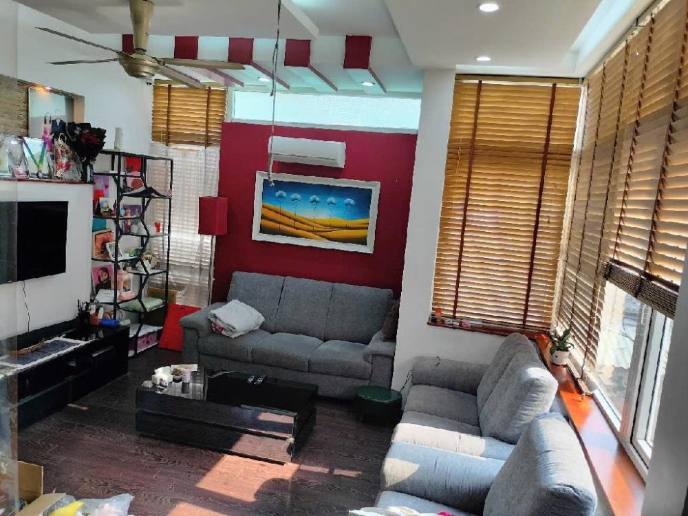 Bán nhà 3 tầng Ngọc Lâm - 75m² - Mặt tiền 4m - Giá 8 tỷ - Ngõ 3 Gác Thông