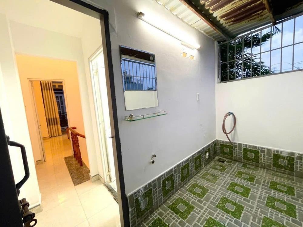 Nhà Xinh 1 Trệt 2 Lầu Quận 12 - Giá 1.87 Tỷ - Hẻm 3.5m - Gần Bệnh Viện