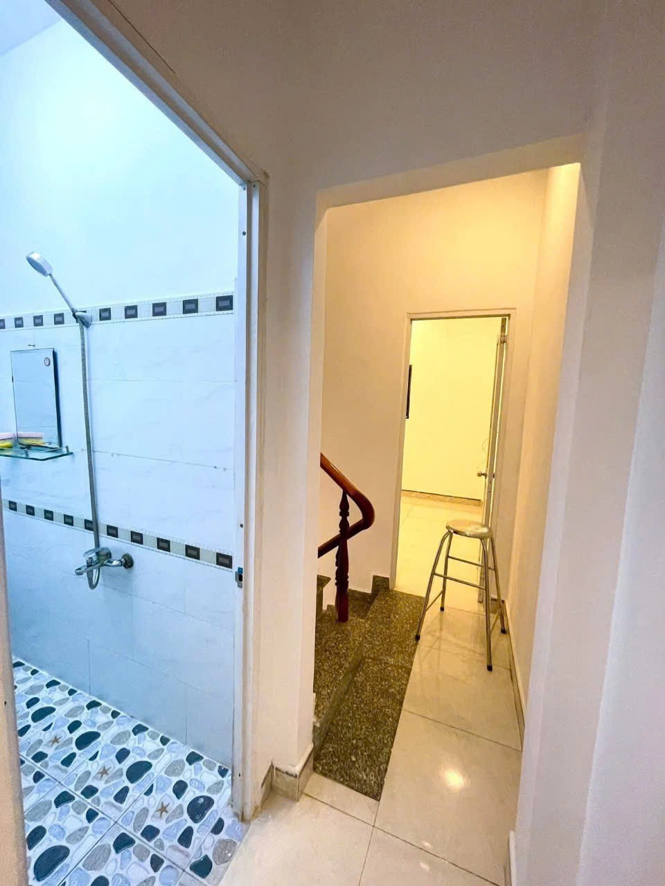 Nhà Xinh 1 Trệt 2 Lầu Quận 12 - Giá 1.87 Tỷ - Hẻm 3.5m - Gần Bệnh Viện