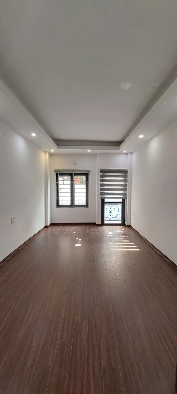 Bán nhà phố Văn Quán Hà Đông: 32m2, 5 tầng, giá 6.95 tỷ - Vị trí đẹp, dân trí cao
