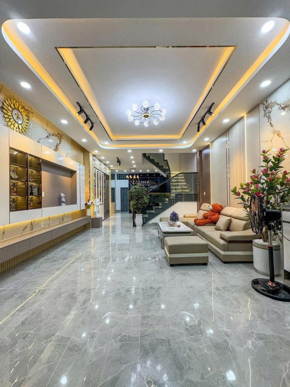 Nhà Đại Mỗ - Nam Từ Liêm: Giá 9.5 Tỷ, 75m², Mặt Tiền 4.7m - Vị Trí Đắc Địa