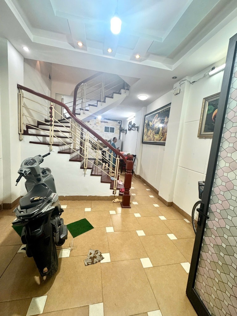 Bán nhà phố Trương Định - Mặt tiền rộng - Ngõ 3 gác - Nhà mới đẹp, ở ngay