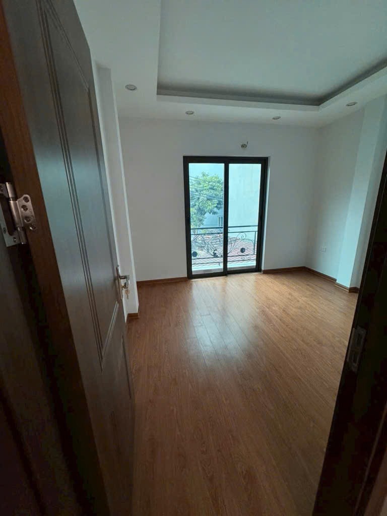Nhà xây mới 40m2, ô tô vào cửa, gần chợ Lai Xá, Hoài Đức - 6 tỷ