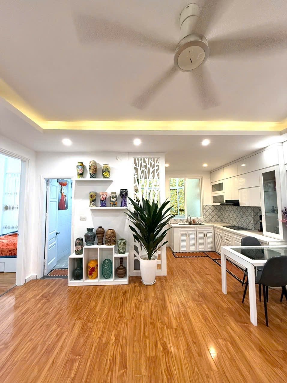 Bán chung cư cao cấp 75m2, 2PN, Dương Đình Nghệ, full đồ, giá tốt