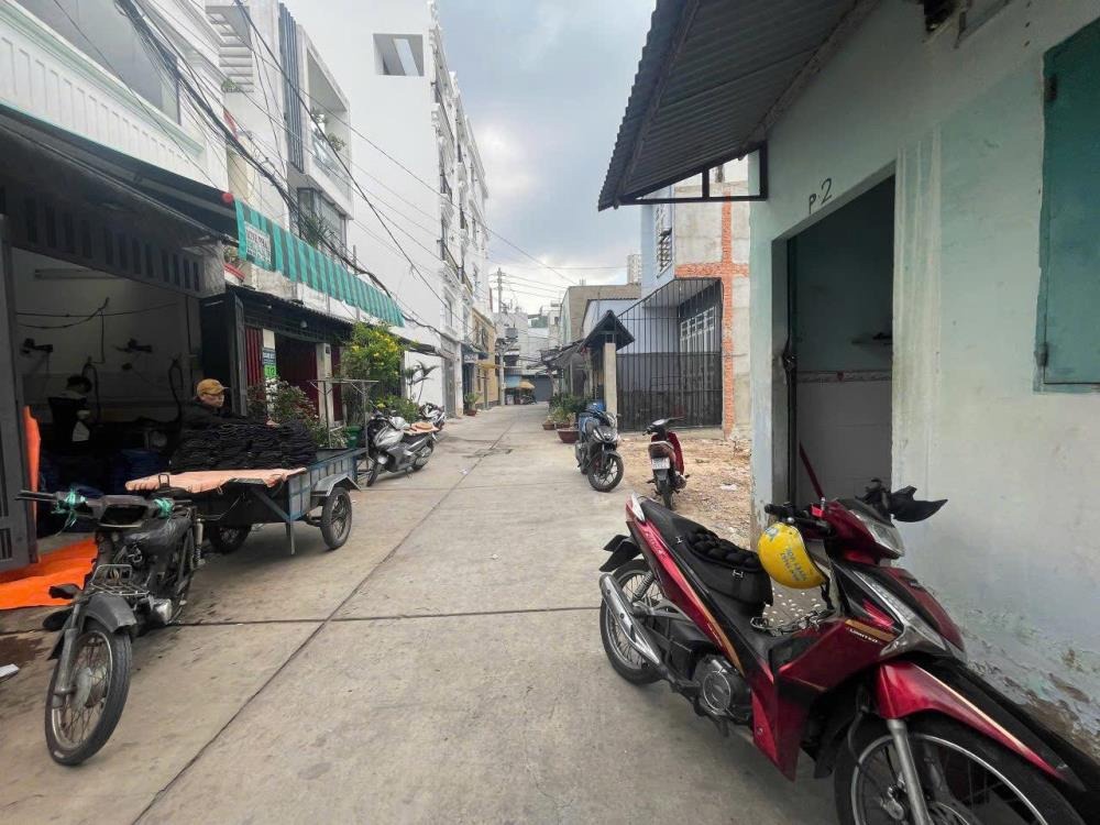 Bán Nhà Ngang 8m, Hẻm Xe Hơi, 1 Lầu, Bình Tân - Giá 11 Tỷ