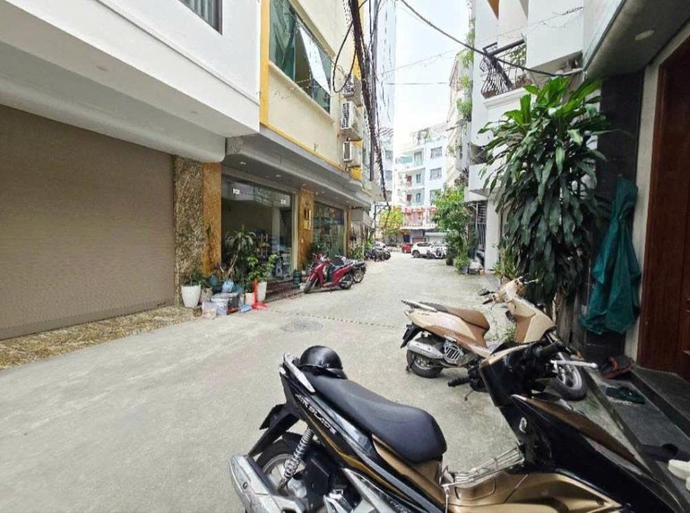 Phân Lô Quần Ngựa 60m2, 5 Tầng, Mặt Tiền Rộng, Ô Tô Vào Nhà