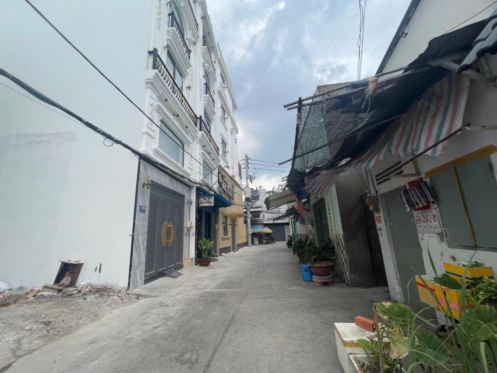 Bán Nhà Ngang 8m, Hẻm Xe Hơi, 1 Lầu, Bình Tân - Giá 11 Tỷ