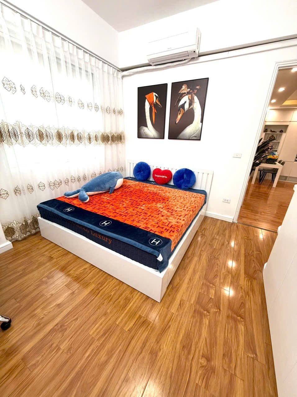 Bán chung cư cao cấp 75m2, 2PN, Dương Đình Nghệ, full đồ, giá tốt