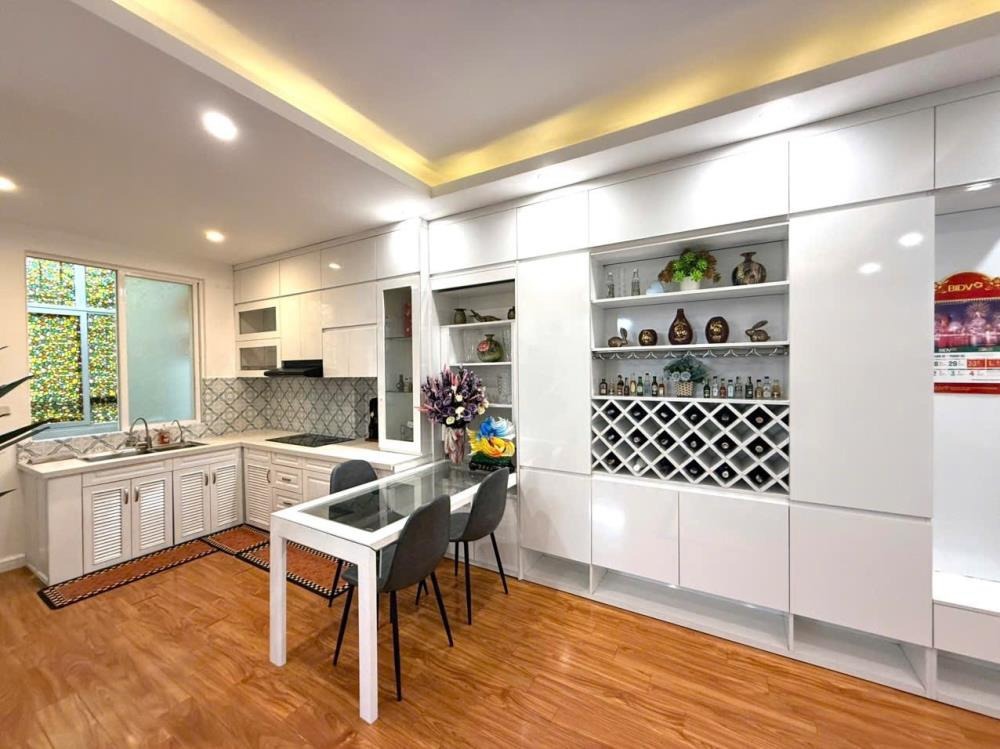 Bán chung cư cao cấp 75m2, 2PN, Dương Đình Nghệ, full đồ, giá tốt