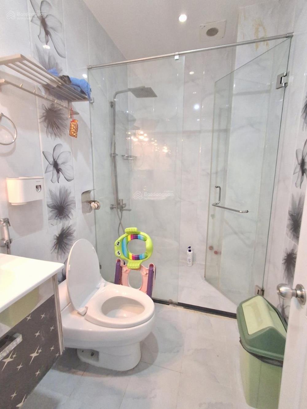 Bán nhà phố Quận 7 - 5PN, 6WC - Giá 14.2 tỷ - Vị trí đắc địa