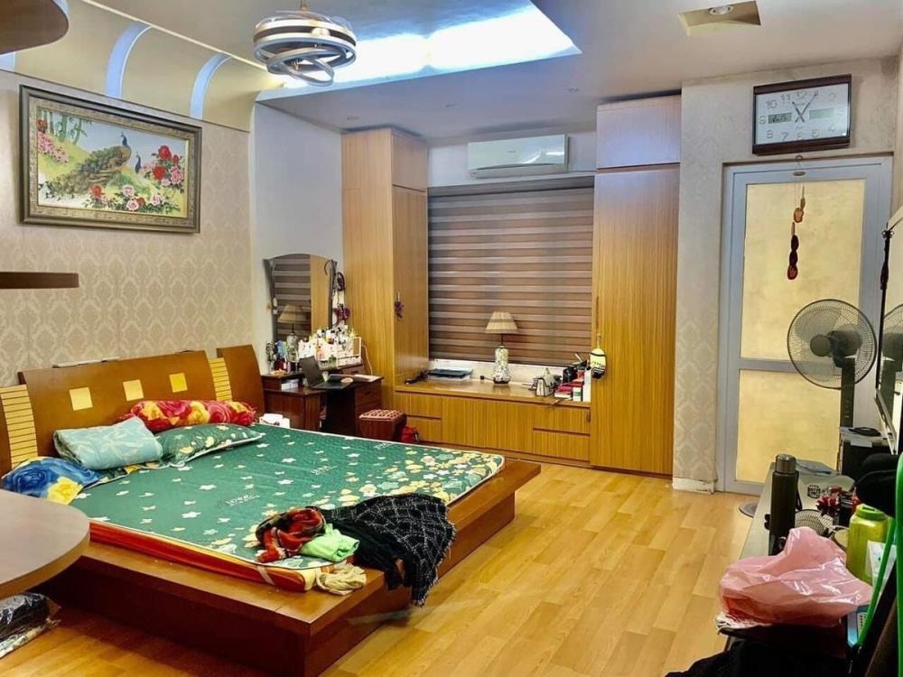 Bán nhà phố Đào Tấn, Ba Đình - 6 Tầng, MT4m, Giá 6.89 tỷ