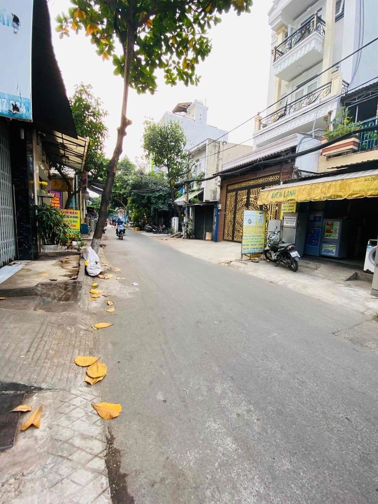 Cho Thuê Nhà Nguyên Căn Bình Tân - Hẻm Rộng, 2 Lầu, Giá Tốt