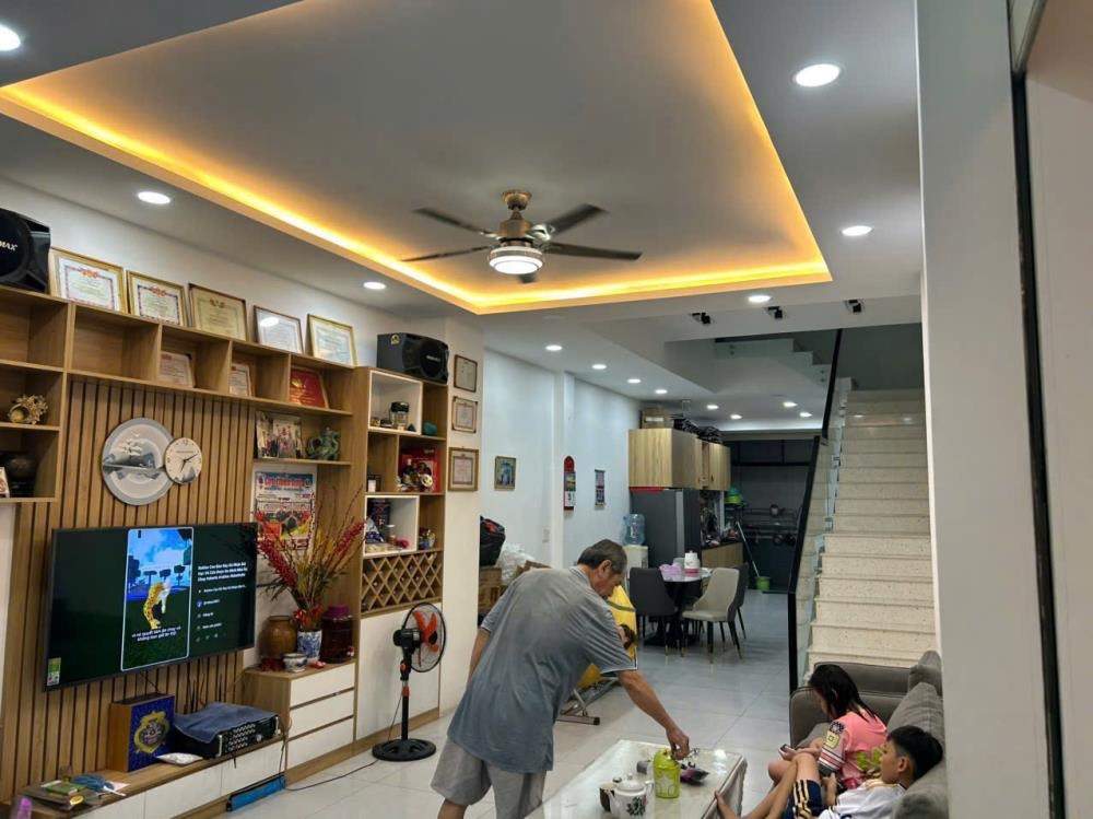 Nhà Đúc 3 Tấm Sơn Kỳ 77m2 - Giá Chỉ 5.99 Tỷ - Pháp Lý Sổ Hồng