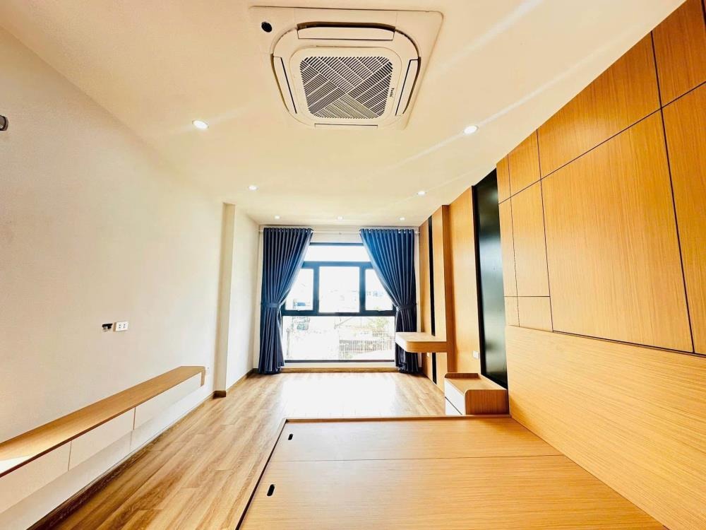 Mặt Phố Hoàng Văn Thái - Vị Trí Vàng, 8 Tầng Thang Máy, Kinh Doanh/Cho Thuê - 0964140029