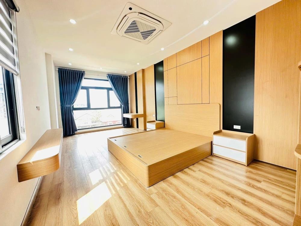 Mặt Phố Hoàng Văn Thái - Vị Trí Vàng, 8 Tầng Thang Máy, Kinh Doanh/Cho Thuê - 0964140029