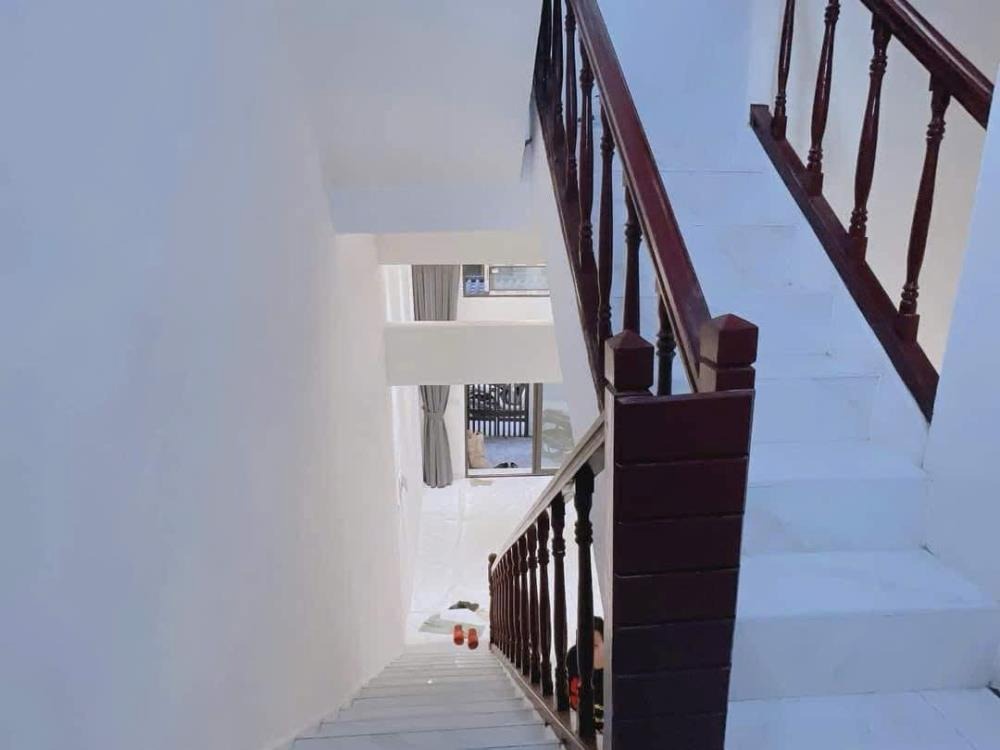 Bán nhà Hào Nam - 69m² - 4 Tầng - 15.8 Tỷ - Vị Trí Vàng Đống Đa