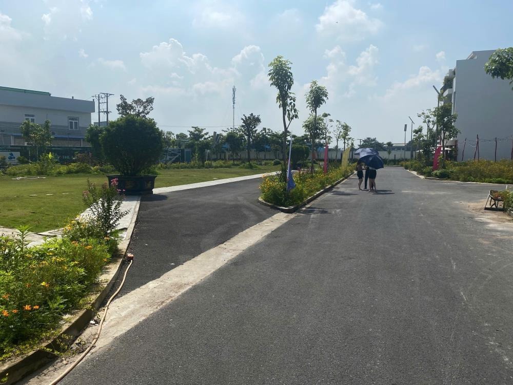Nhà phố 3 tầng Bình Chánh - Vị trí đẹp, gần chợ, tiện ích đầy đủ