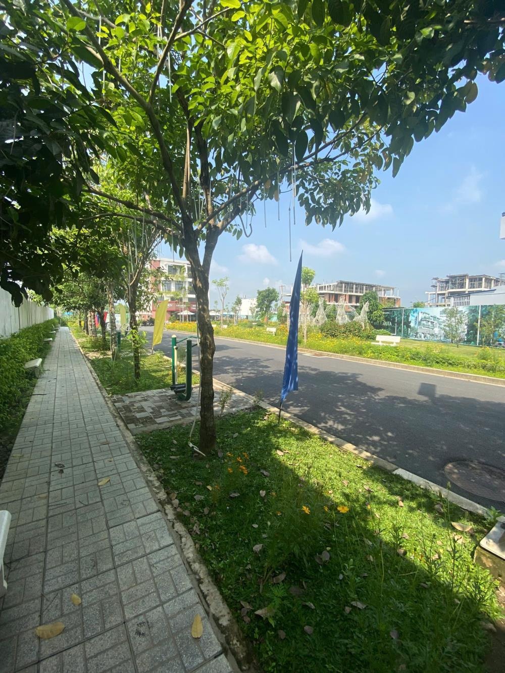 Nhà phố 3 tầng Bình Chánh - Vị trí đẹp, gần chợ, tiện ích đầy đủ