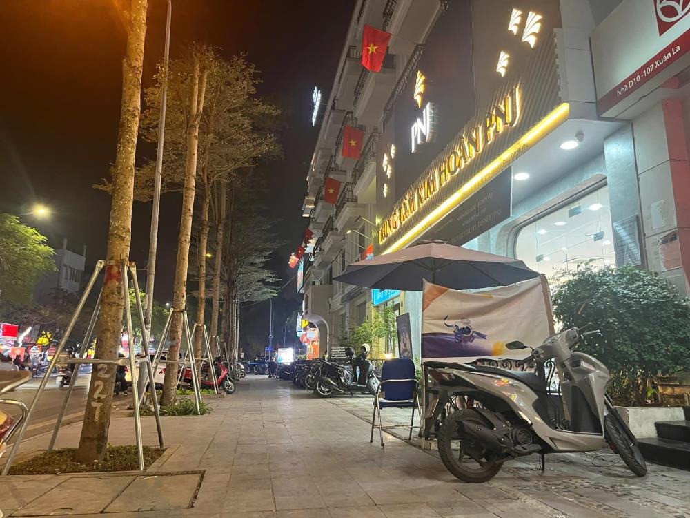 Bán nhà mặt phố Xuân La, Tây Hồ 112m2, 5 tầng - Giá 56.2 tỷ