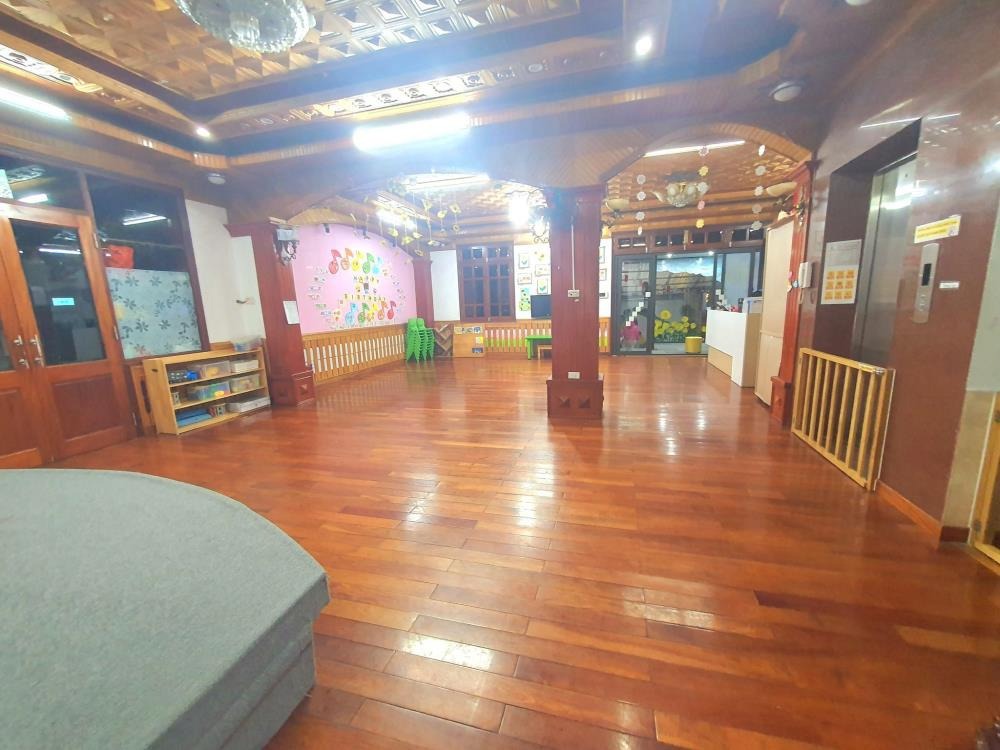 Bán Biệt Thự Dịch Vọng Cầu Giấy 307m2, 92 Tỷ - Vị Trí Đẹp, Kinh Doanh Tốt