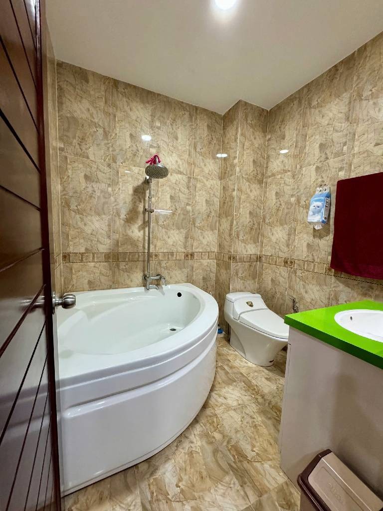 Bán Nhà Gò Dầu, Tân Phú: 4 Tầng, 72m2, Giá 11 Tỷ - Vị Trí Đắc Địa