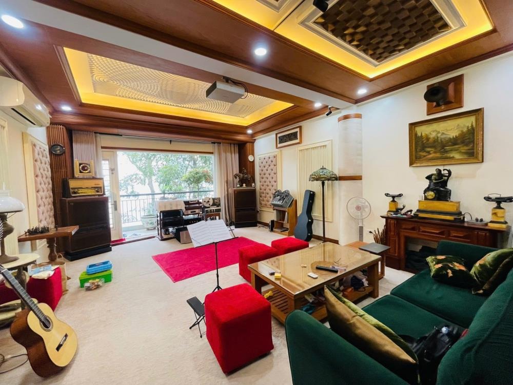 Bán nhà mặt phố Nhật Chiêu, Hồ Tây - 95 tỷ - 93m2, 5 tầng, KD đỉnh