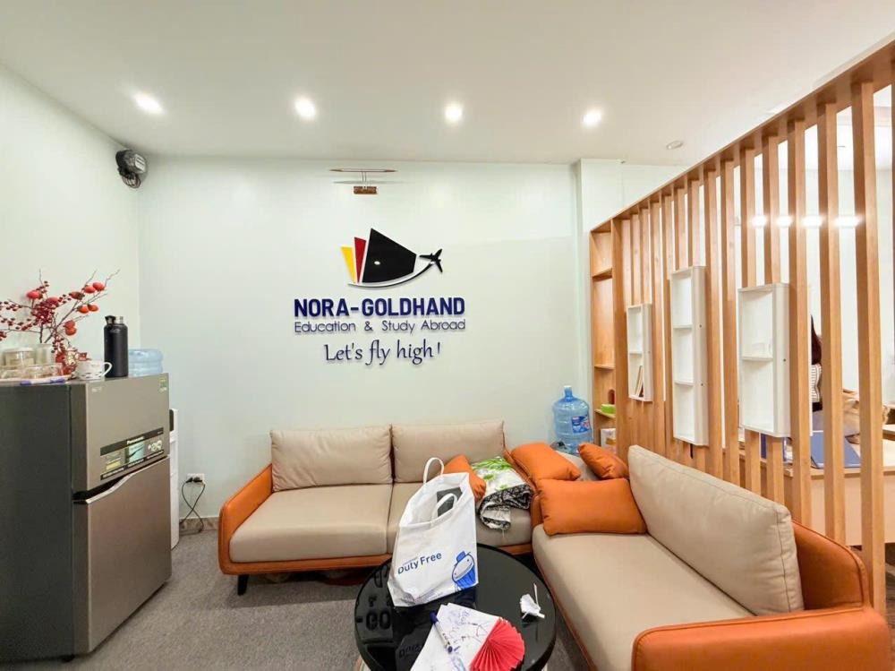 Bán nhà đường Võ Chí Công, Tây Hồ - 53m2, 6 tầng, 21.6 tỷ - Vị trí VIP, ô tô vào nhà