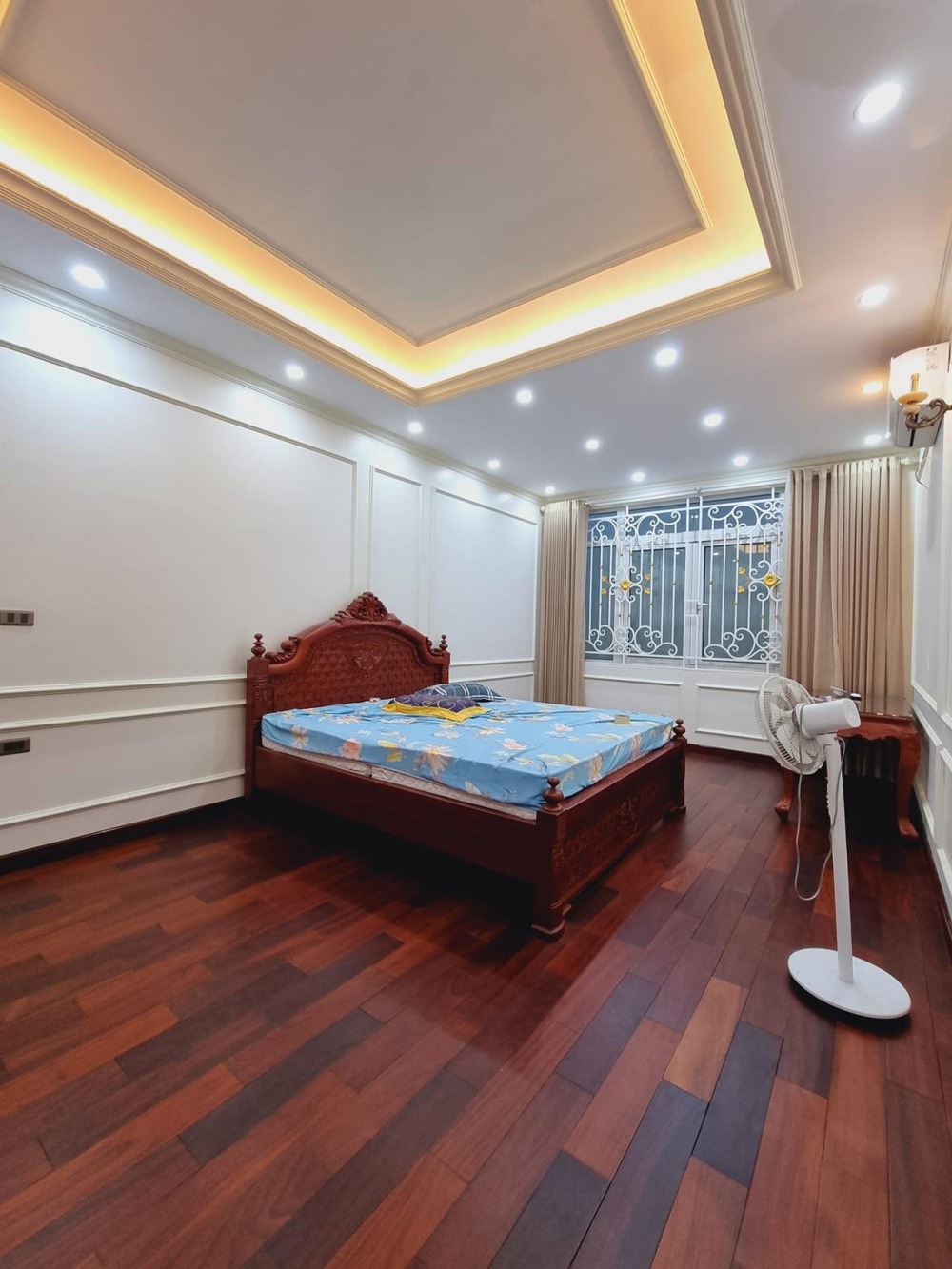 Bán Biệt Thự Đẳng Cấp Nghĩa Đô: 6 Tầng, View Công Viên, Giá 50 Tỷ