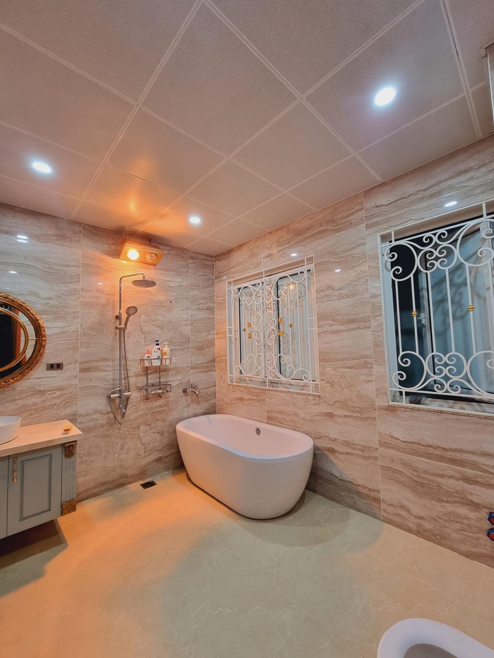 Bán Biệt Thự Đẳng Cấp Nghĩa Đô: 6 Tầng, View Công Viên, Giá 50 Tỷ