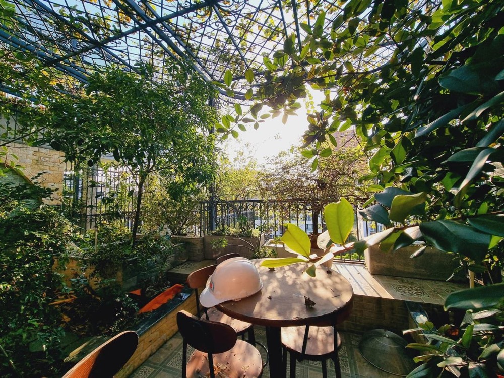 Bán Biệt Thự Đẳng Cấp Nghĩa Đô: 6 Tầng, View Công Viên, Giá 50 Tỷ