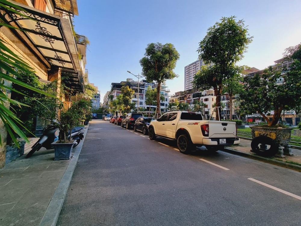 Bán Biệt Thự Đẳng Cấp Nghĩa Đô: 6 Tầng, View Công Viên, Giá 50 Tỷ