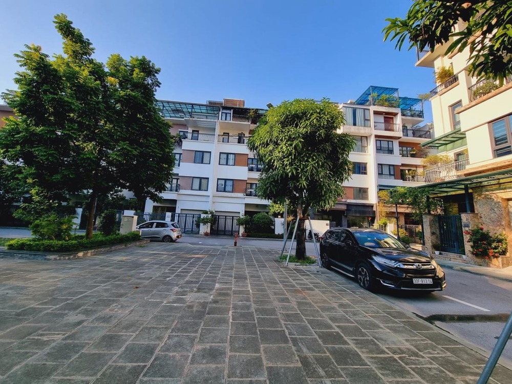 Bán Biệt Thự Đẳng Cấp Nghĩa Đô: 6 Tầng, View Công Viên, Giá 50 Tỷ