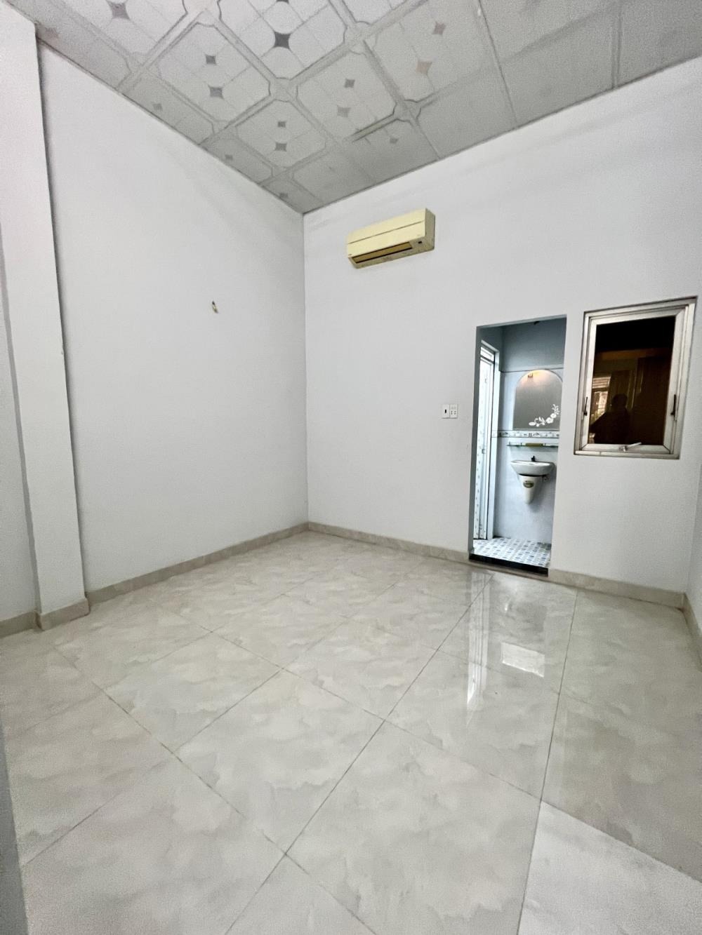 Bán Nhà Đẹp Bình Tân - Giá 4.6 Tỷ - Vị Trí Đắc Địa, Pháp Lý Chuẩn