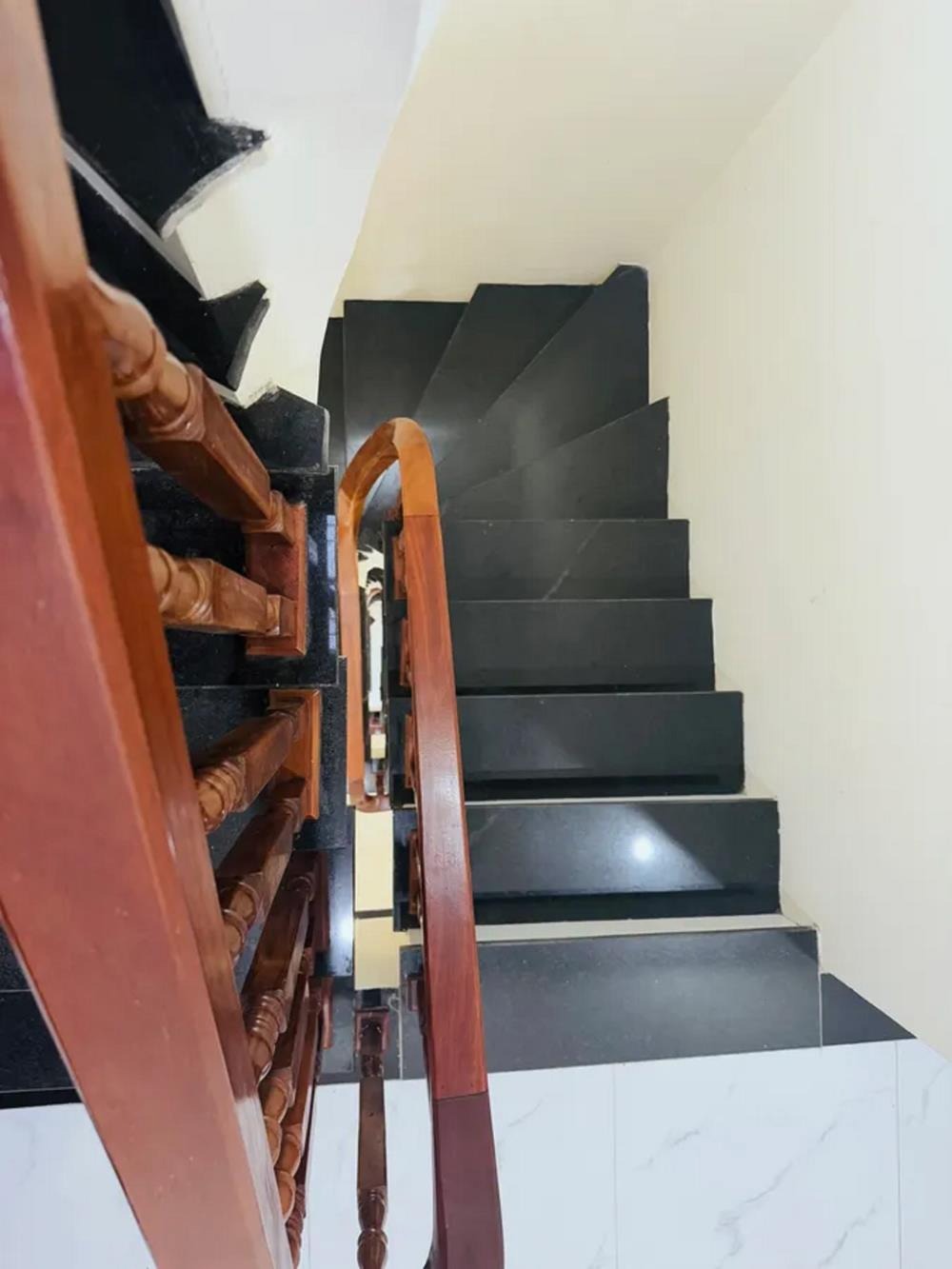 Bán nhà Phương Canh Giá Tốt: 30m2, 5 Tầng, Ô Tô Đỗ Cửa, Gần Đại Học