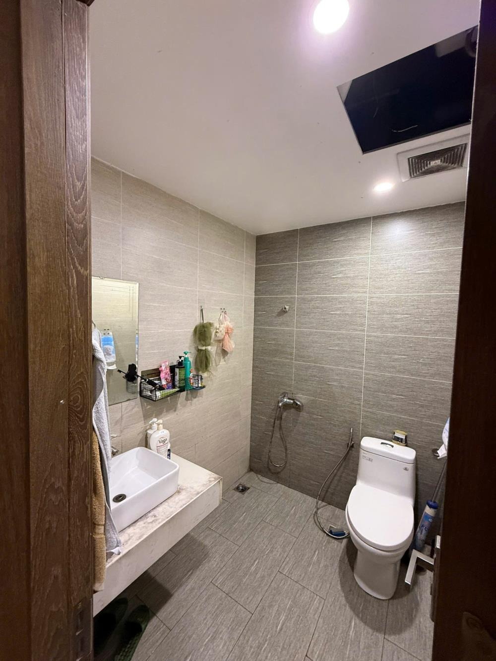 Cho Thuê Căn Hộ FLC 418 Quang Trung 80m2 - Giá Chỉ 9 Triệu/Tháng