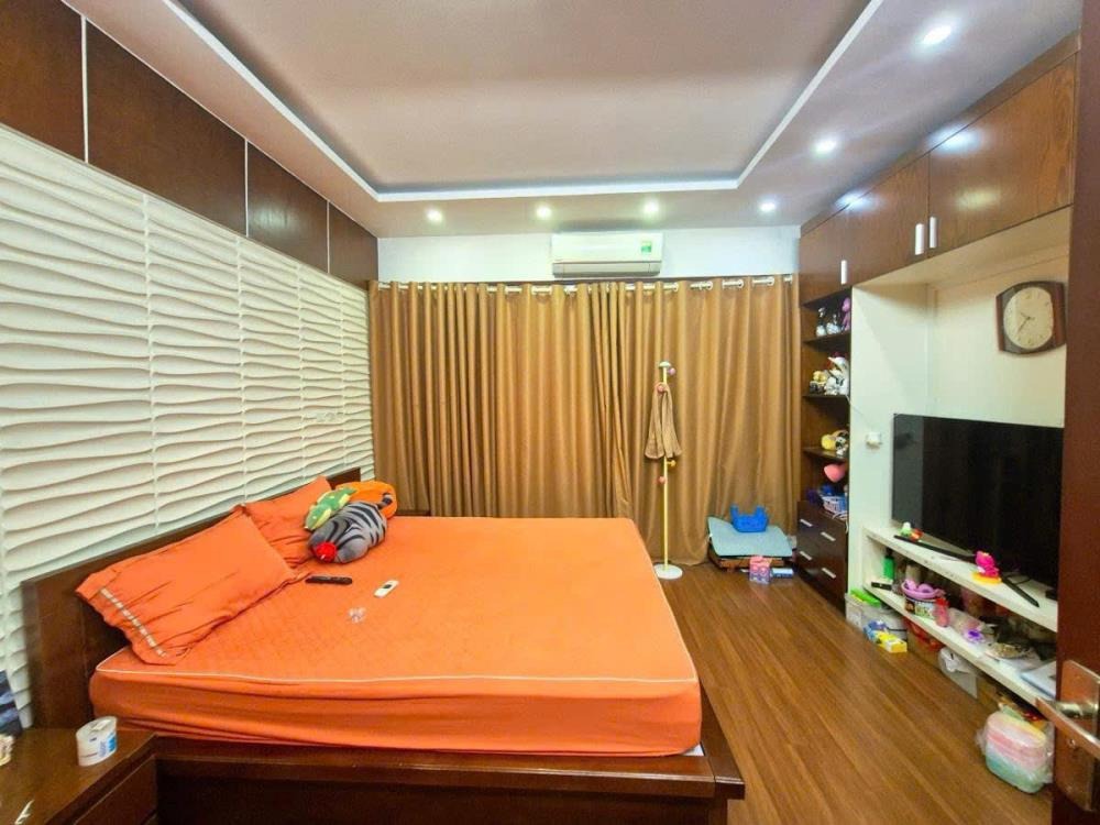Ngõ đẹp bán nhà phố Thái Hà, Đống Đa - 52m2, 6 tầng, MT 4.3m