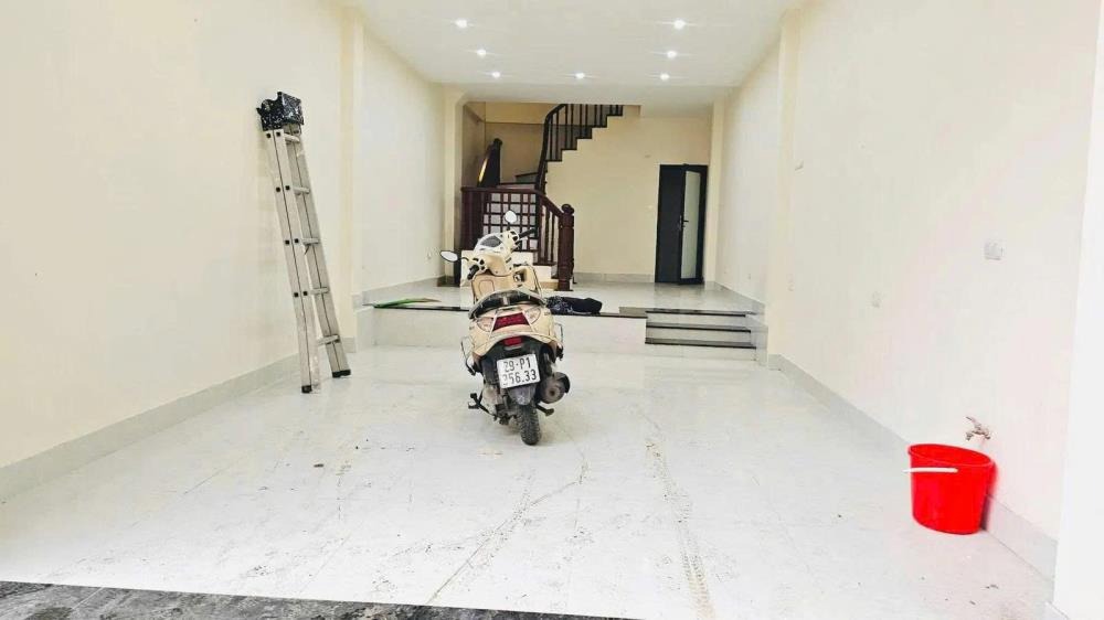 Định Công DT50m² 5 Tầng - Ô Tô Vào Nhà - KD Đỉnh