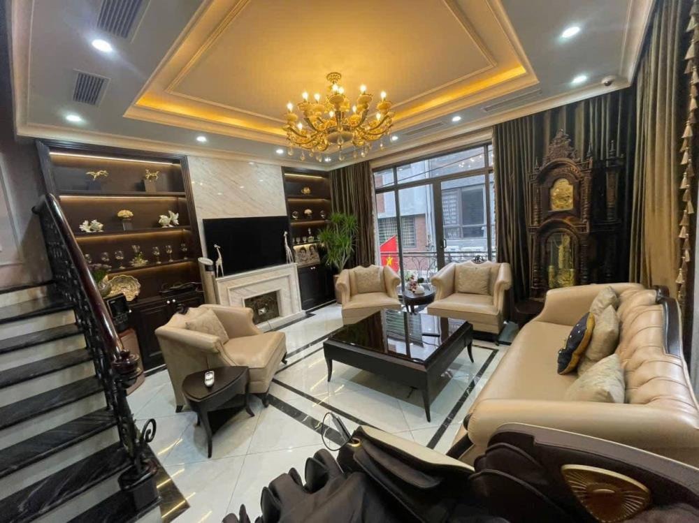 Bán nhà Giải Phóng - Phân Lô - Ô Tô Tránh - Giá 26.5 Tỷ