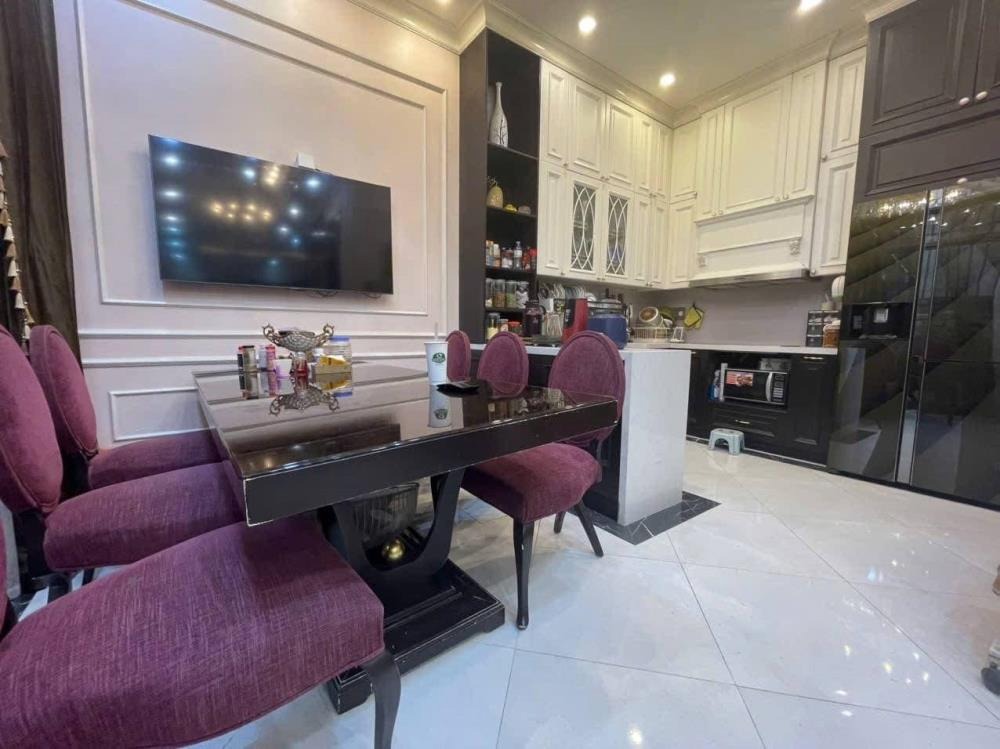 Bán nhà Giải Phóng - Phân Lô - Ô Tô Tránh - Giá 26.5 Tỷ
