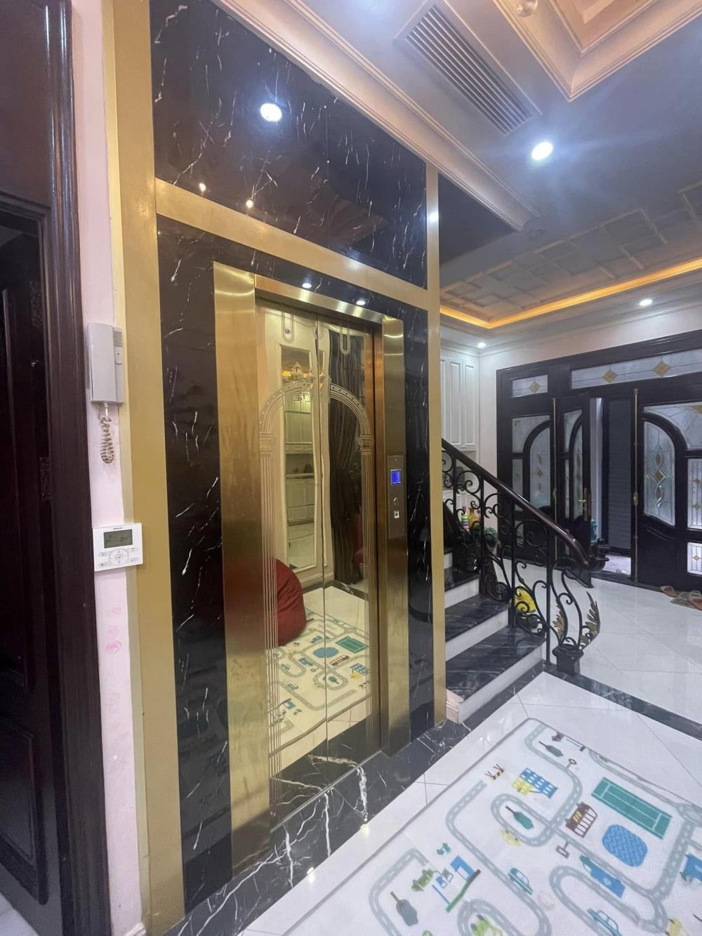 Bán nhà Giải Phóng - Phân Lô - Ô Tô Tránh - Giá 26.5 Tỷ