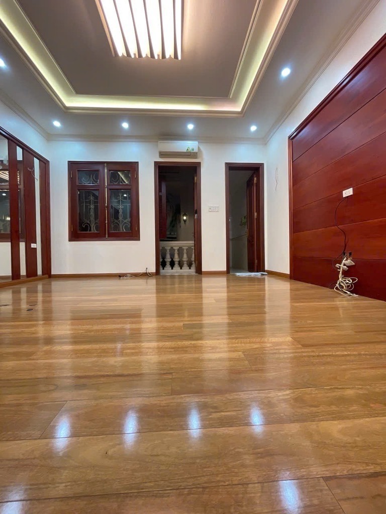 Bán gấp Biệt Thự Độc Bản Lạc Long Quân - View Hồ Tây - Giá Tốt
