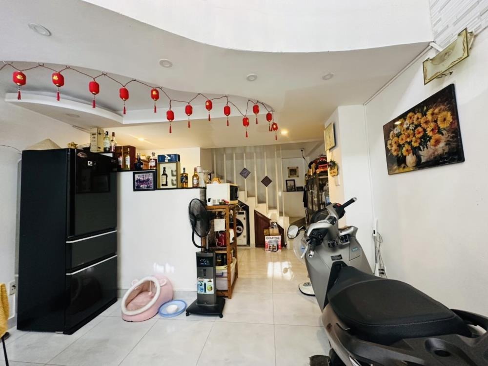 Bán Nhà Phú Nhuận - 4 Tầng, Xe Hơi - Giá 5 Tỷ