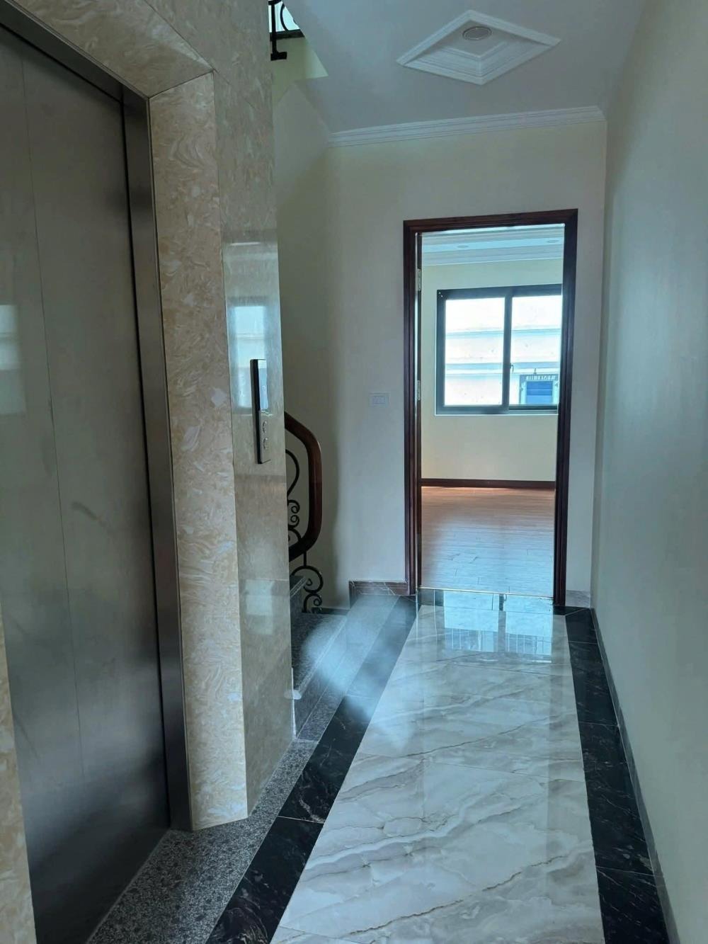 Cho Thuê Nhà 7 Tầng, Thang Máy, Phố Dịch Vọng, Cầu Giấy - Giá 37tr/tháng