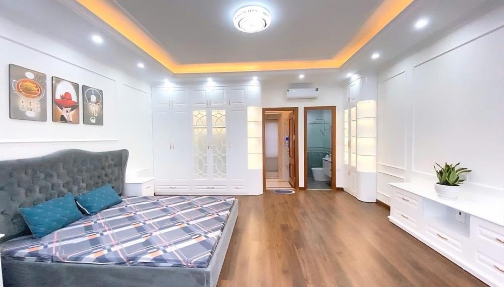 🏠 Bán nhà Cầu Giấy 6 tầng, thang máy, 45m² - Vị trí đẹp, ô tô dừng đỗ 24/24