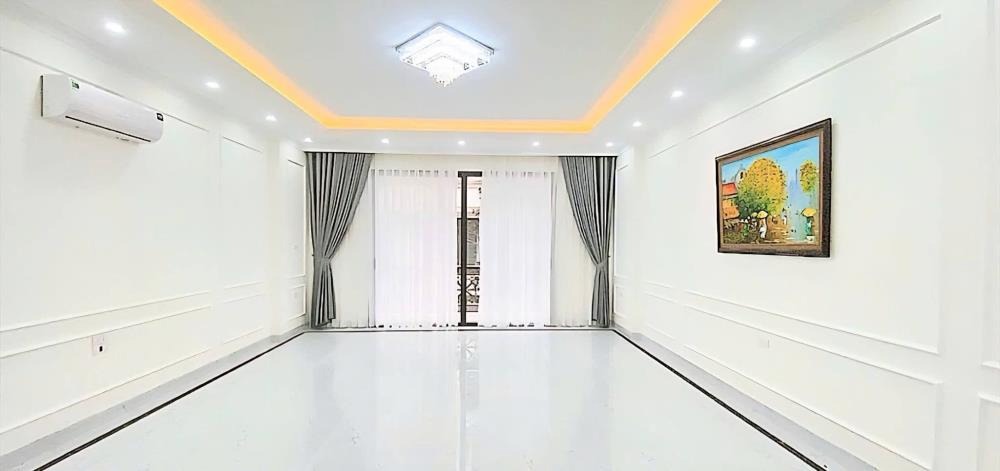 🏠 Bán nhà Cầu Giấy 6 tầng, thang máy, 45m² - Vị trí đẹp, ô tô dừng đỗ 24/24