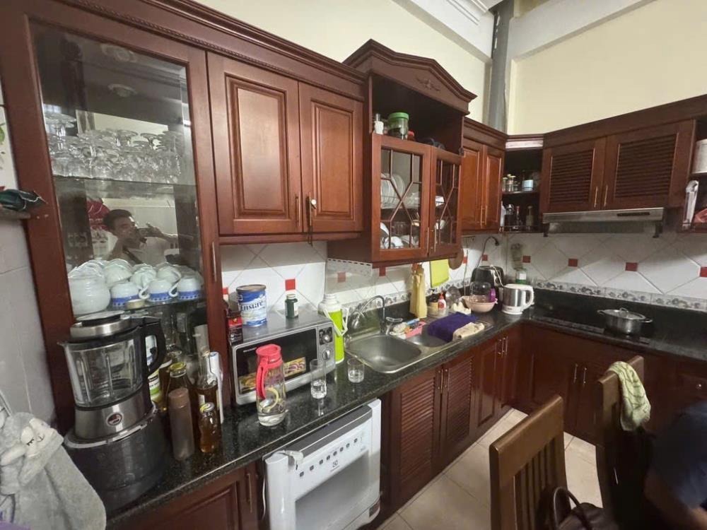 Bán nhà Cầu Giấy 45m2, 5 tầng, mặt tiền rộng, giá 8.5 tỷ